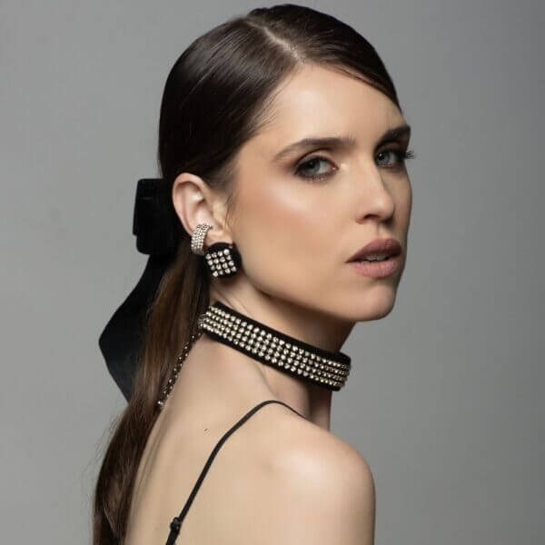 CHOKER VELVET COM STRASS PRATEADO JULIANA MANZINI - Image 2