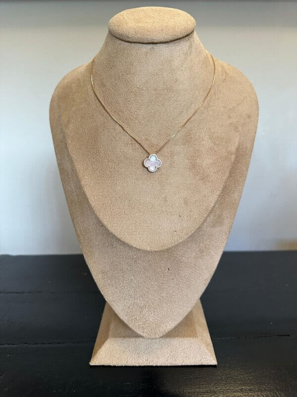 Colar Van Cleef Madre Perola
